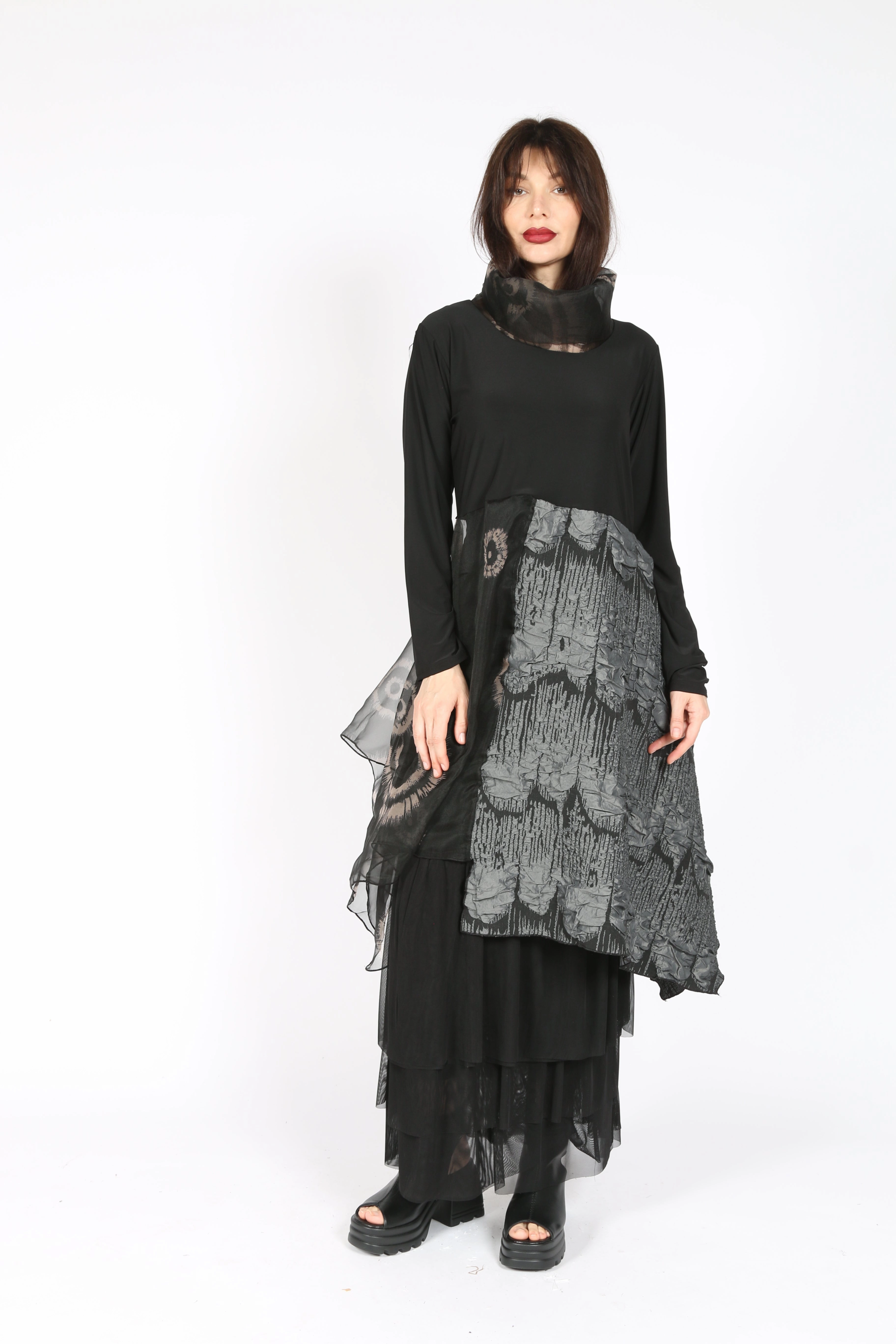 T1t5119 top Curved Hem Design