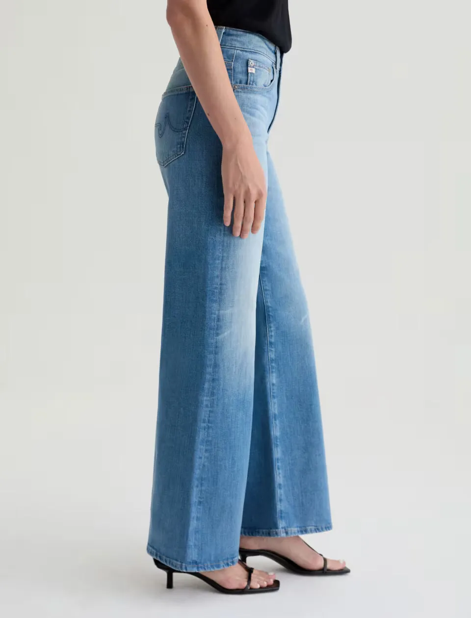 All Season Wardrobe Fit AG Saige Wide Leg Jean 18 Years Bisou