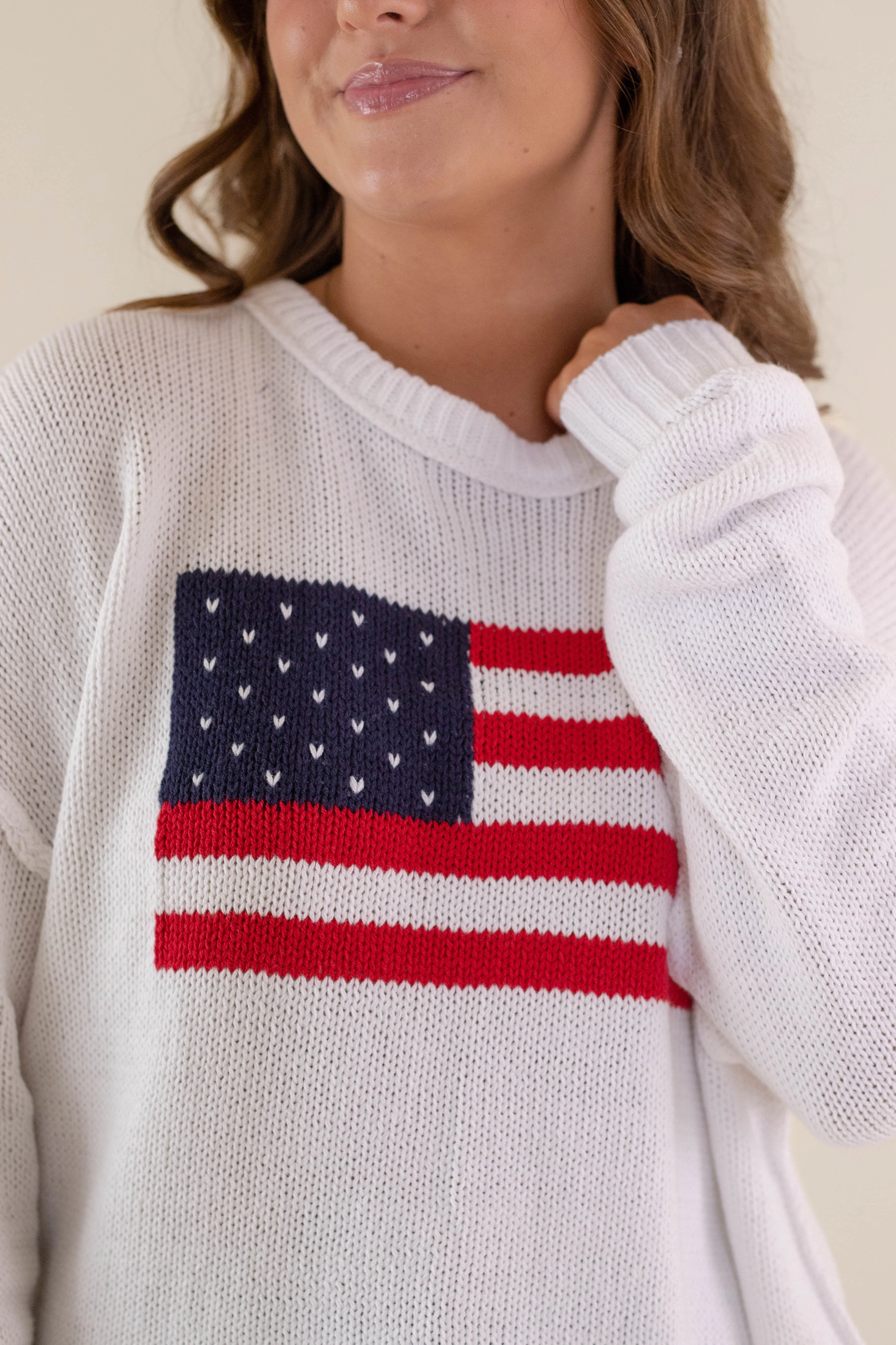 Lightweight Material Sporty T-shirt RESTOCK: All American Sweater-White