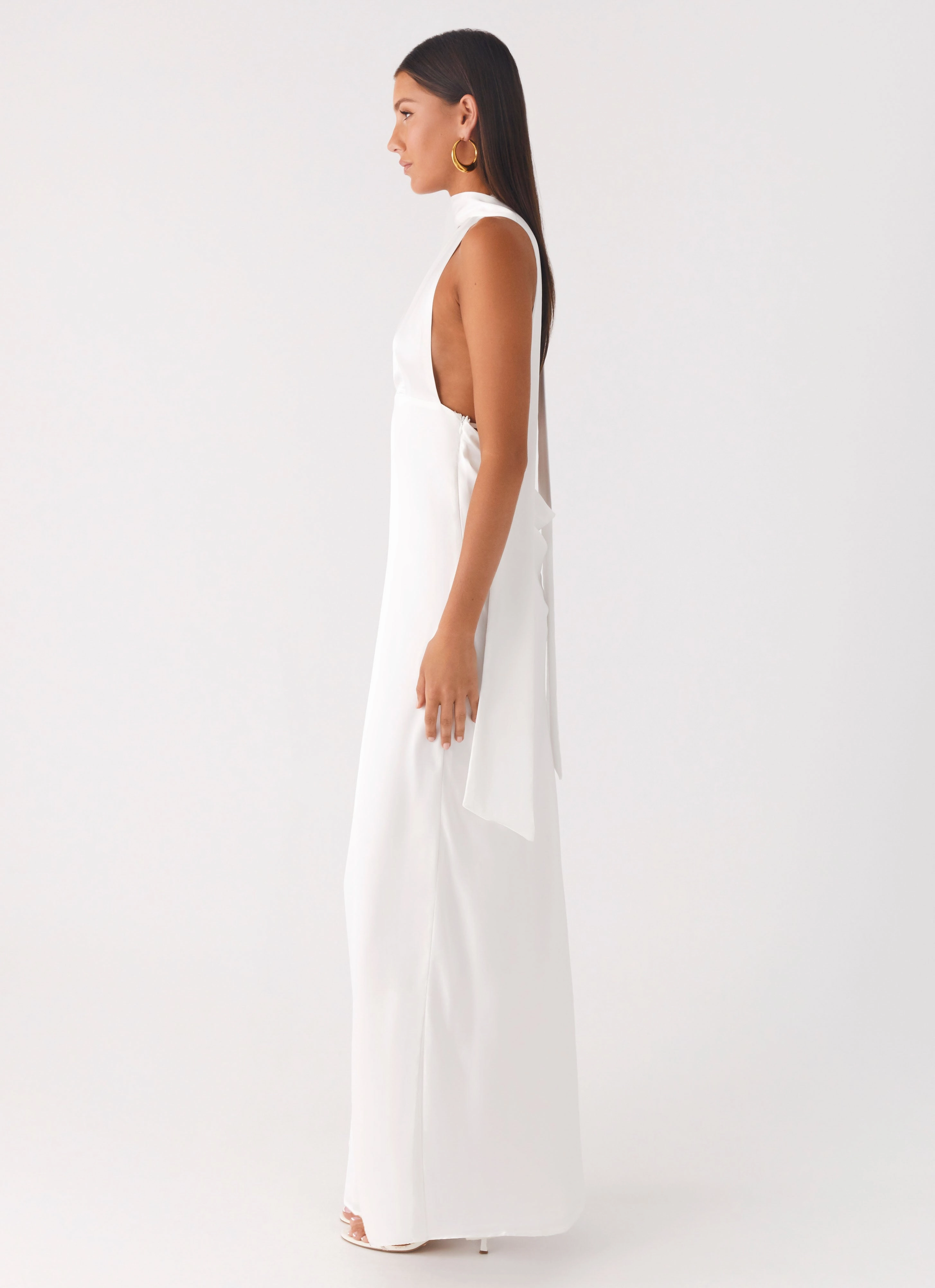 Collaboration Piece Detachable Tie Alicia Satin Halter Maxi Dress - White Curved Seams