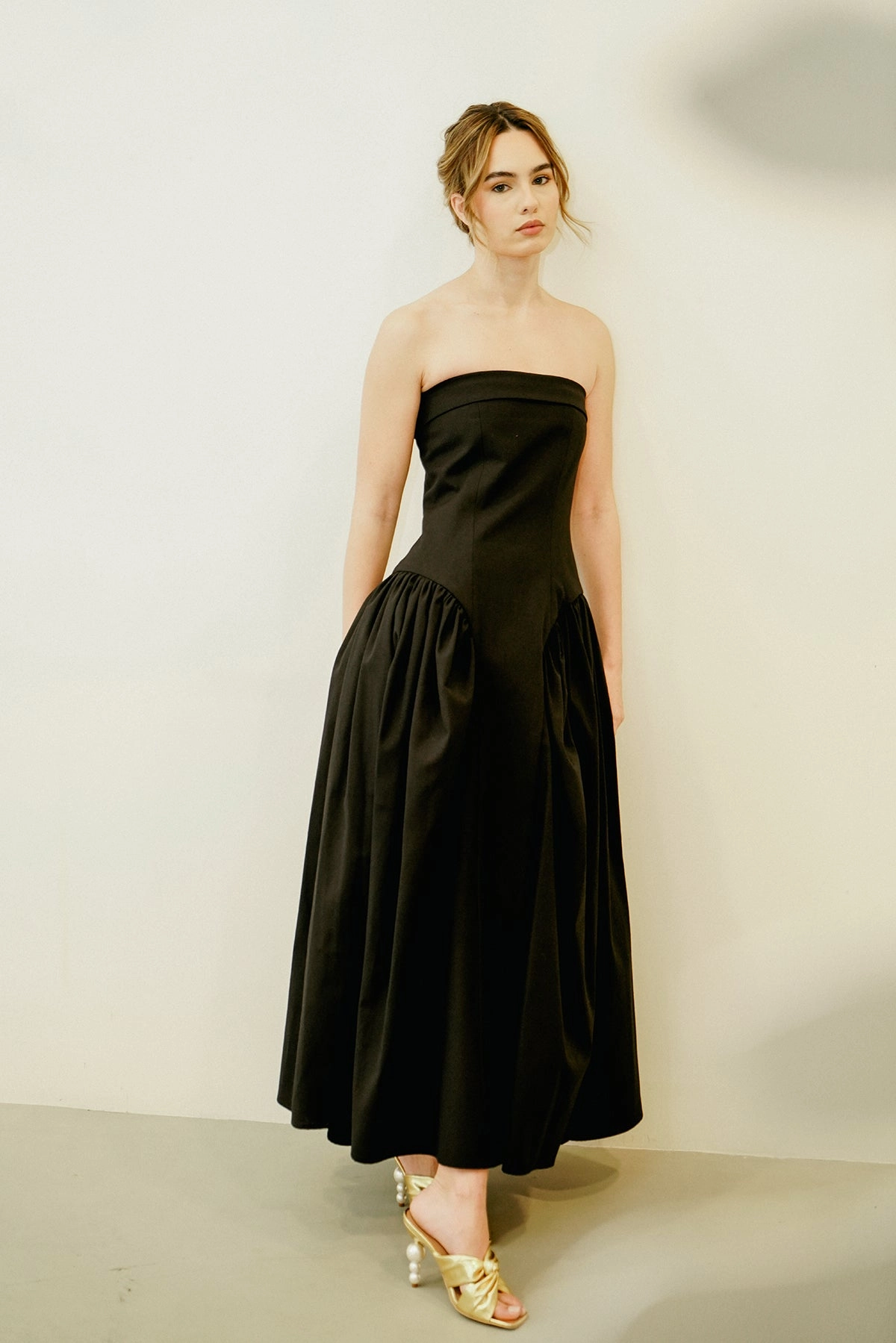 Alma Dress Embroidered-Sleeve Maternity-Fit