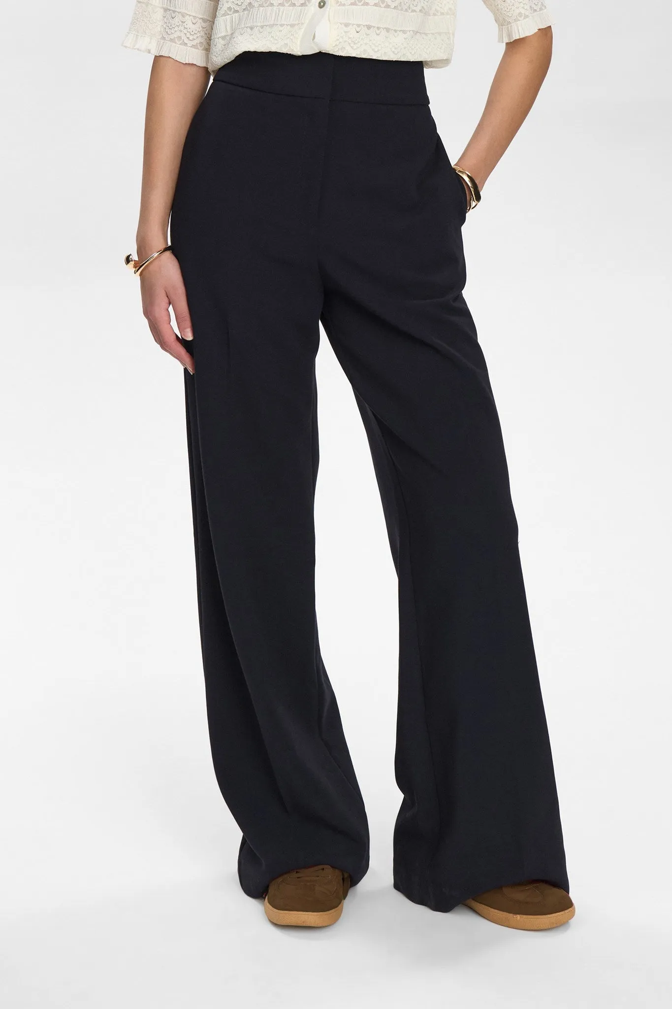 NUBUSSY PANT - NOOS - Caviar Light Fabric Chill Comfort Fit