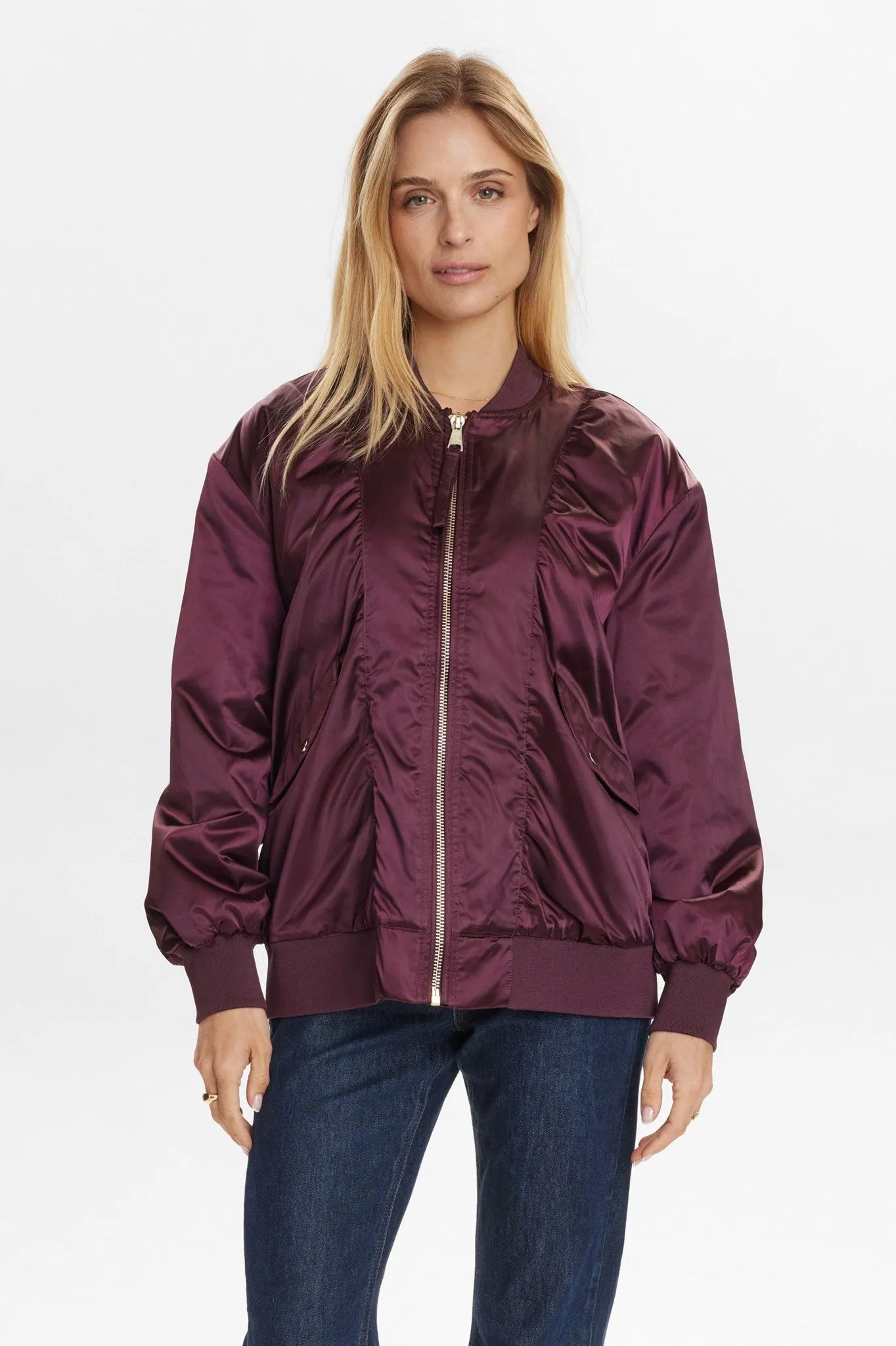 Noise Reduced Fastener System Quilted Stitching Pattern NUFRIA OVERSIZE BOMBER JACKET - Winetasting