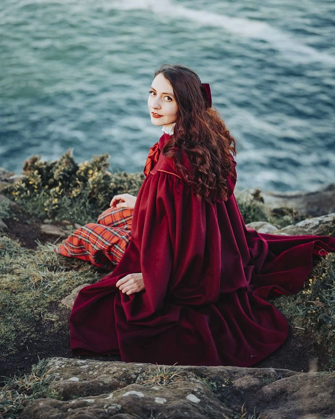 Seasonal Casual Look Compact Weave Perfumer 33 | hooded wool cloak