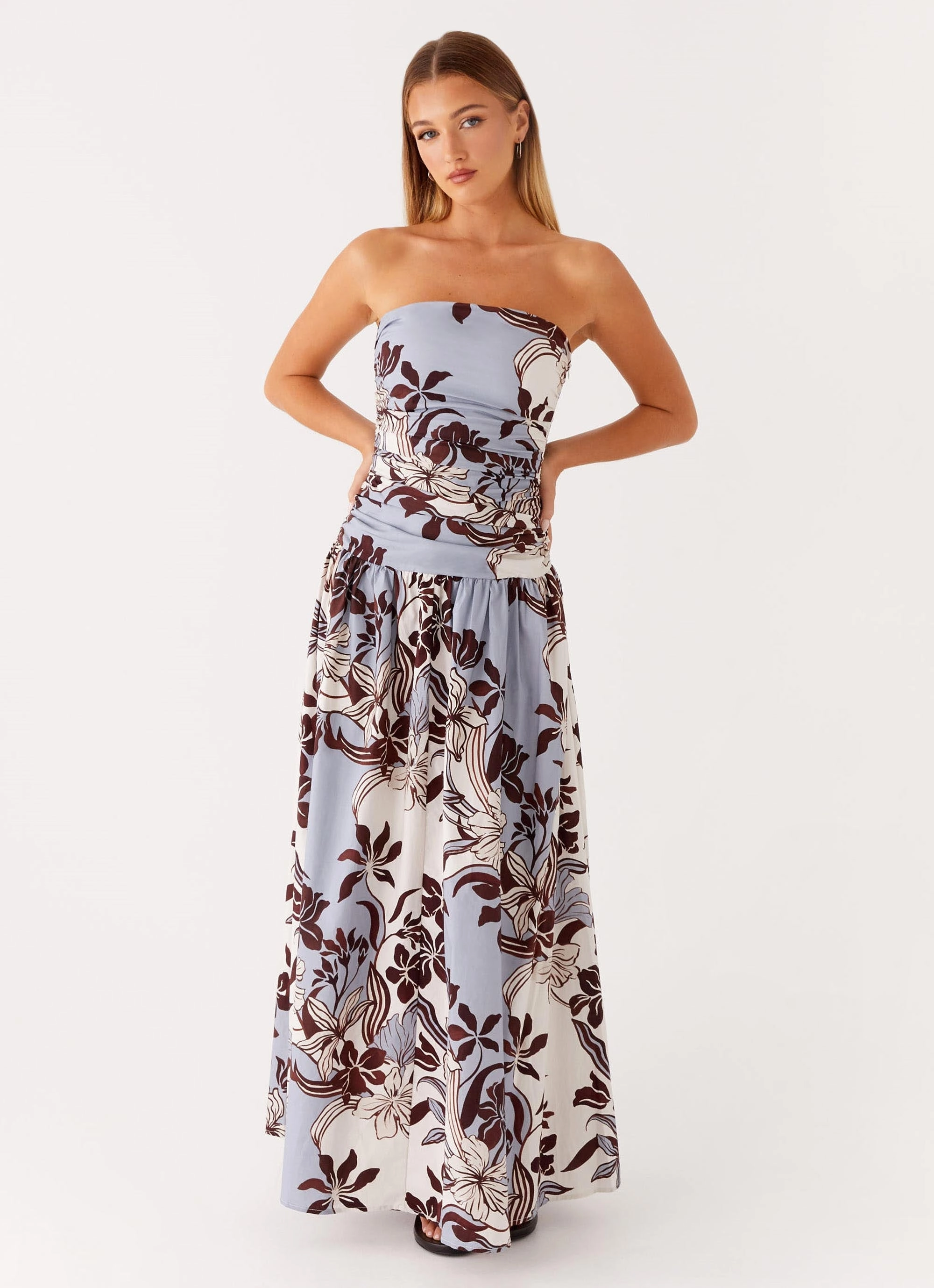 Romantic Style Minimalist fit-and-flare Carmel Maxi Dress - Bluewood Blossom