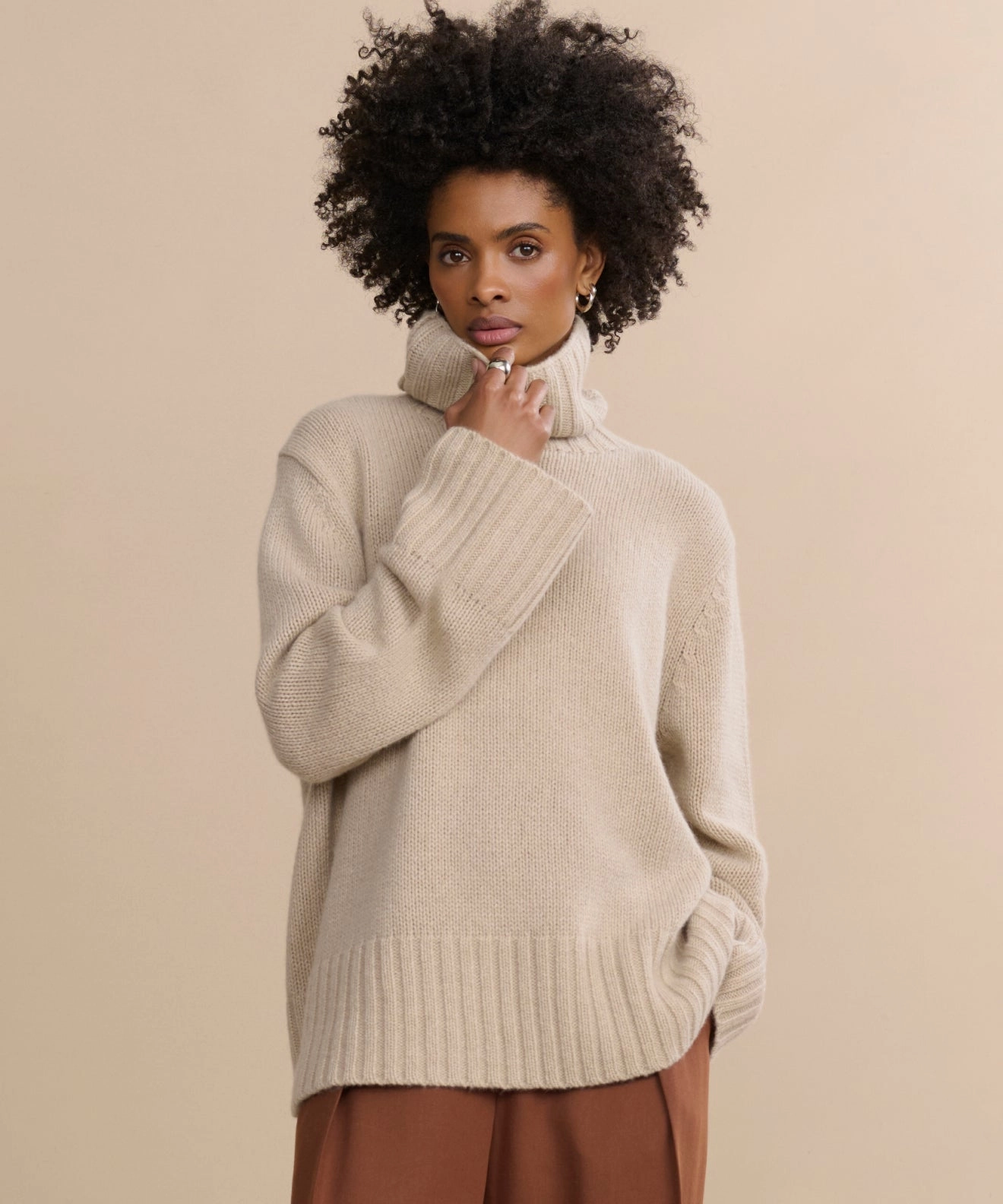 Light Cover Soft Drape Cashmere Jet Turtleneck