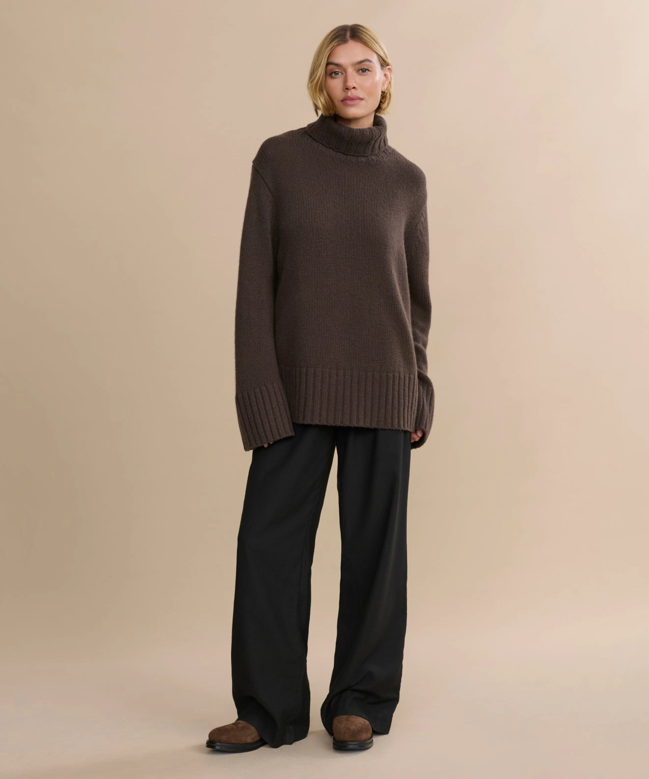 Cashmere Jet Turtleneck Crisp Texture Street Warmth