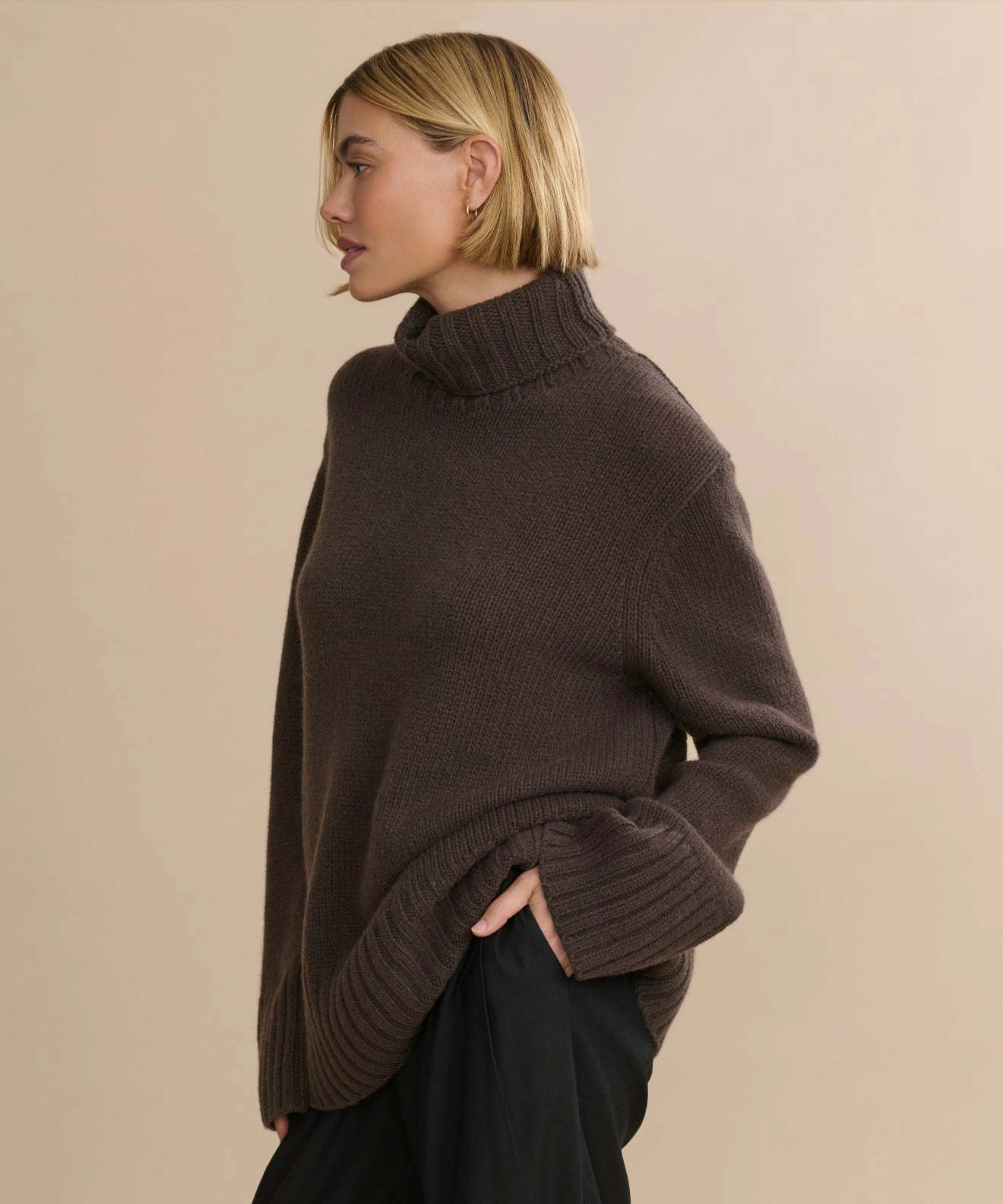 Wrinkle resistant fabric Leisure Look Cashmere Jet Turtleneck