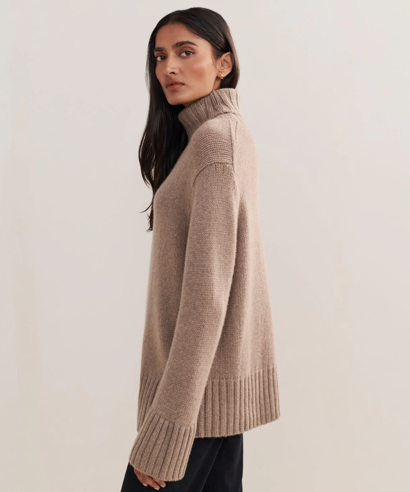 Cashmere Jet Turtleneck Street Layer