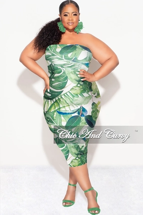 Relaxed Fit Final Sale Plus Size Strapless Tube BodyCon Dress in Green & White Leaf Print