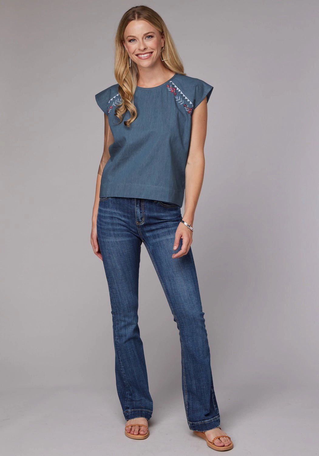 adult clothing Roper Womens 2081 Embroidered Medium Blue 100% Cotton S/S Blouse