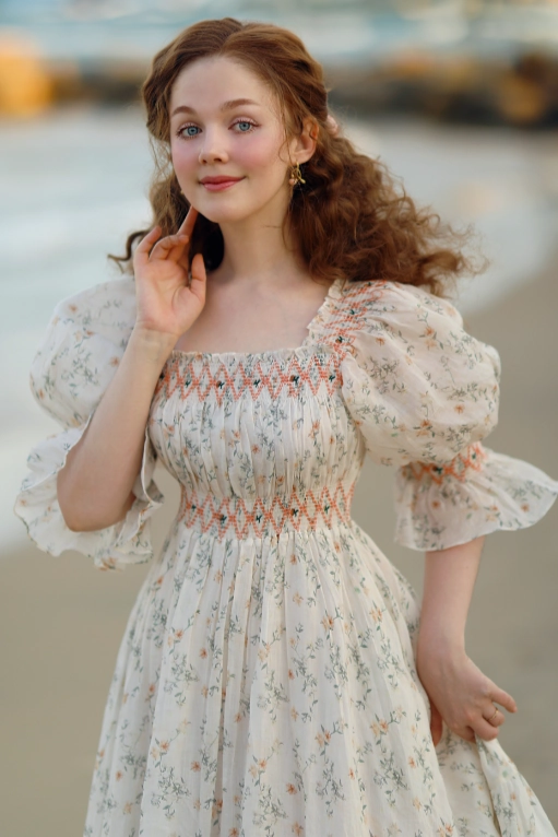 Weatherproof Zipper Cloud 21 | smocking embroidery linen dress