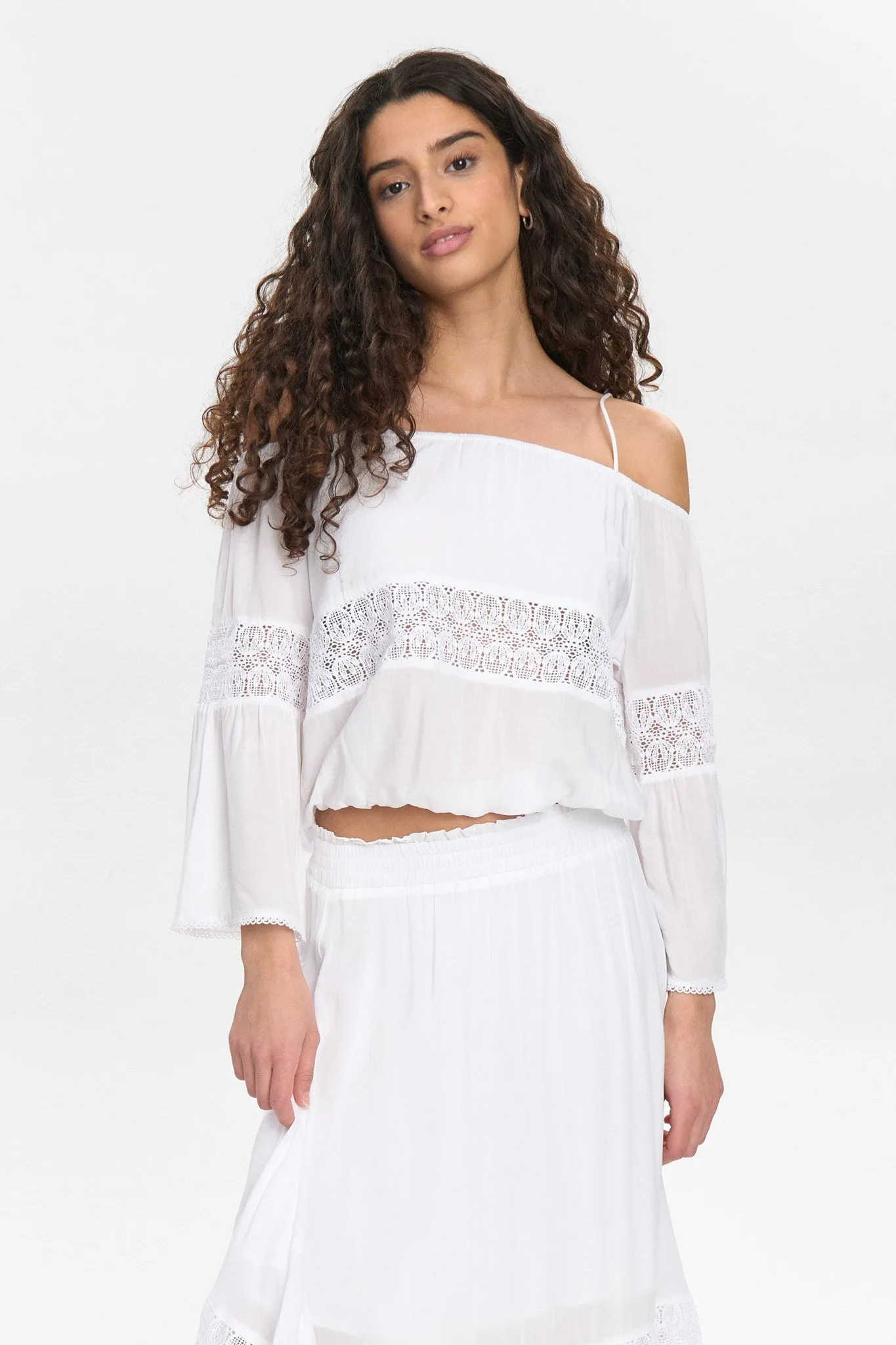 NUGAYA SHIRT - Bright White Ergonomic Shoulder Cut Multi Pocket Configuration