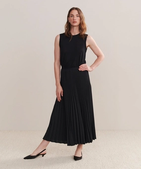 Pleated Skirt Easy Access