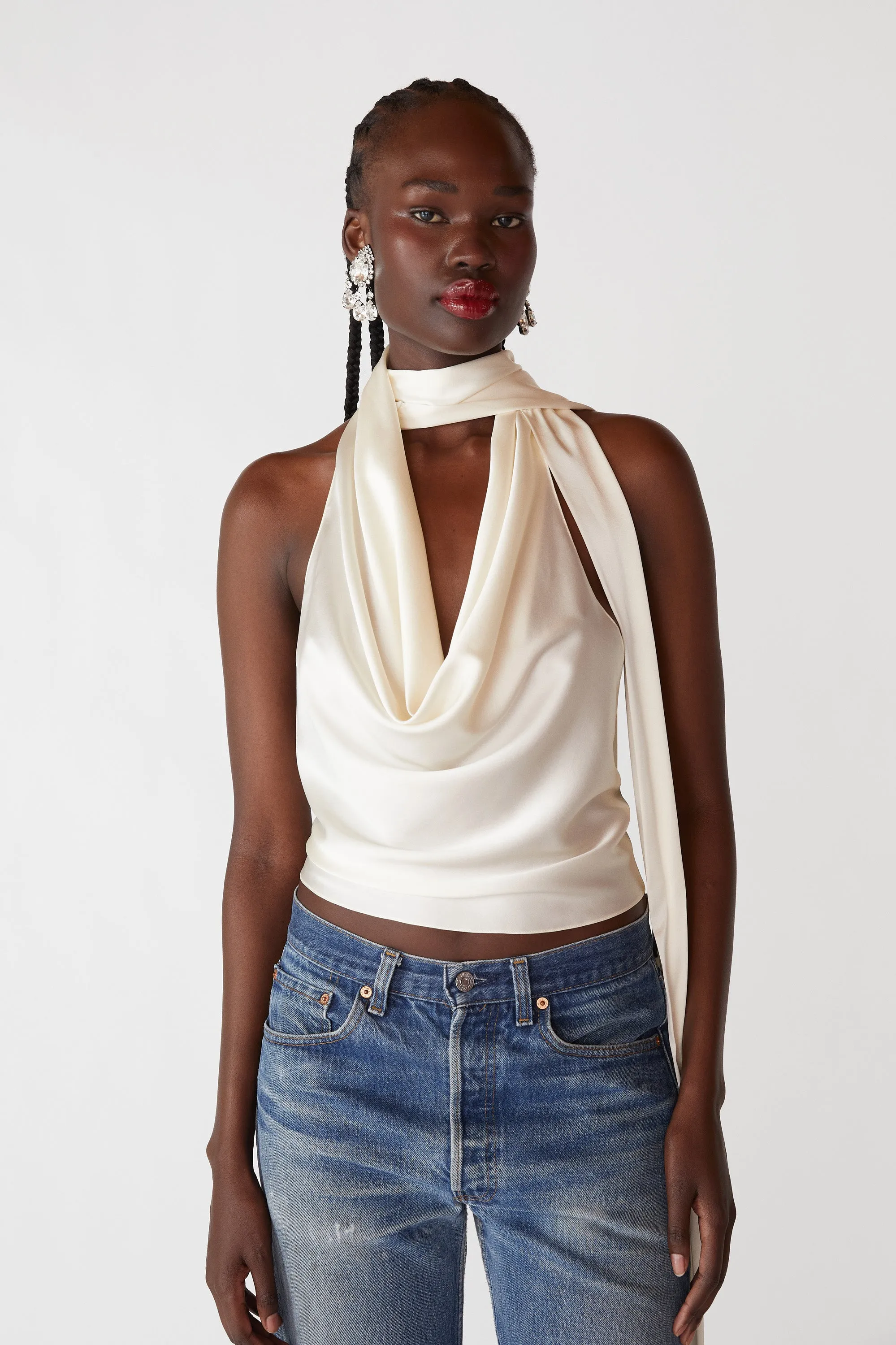 Refined Line Soft Gradient Cowl Neck Halter Top