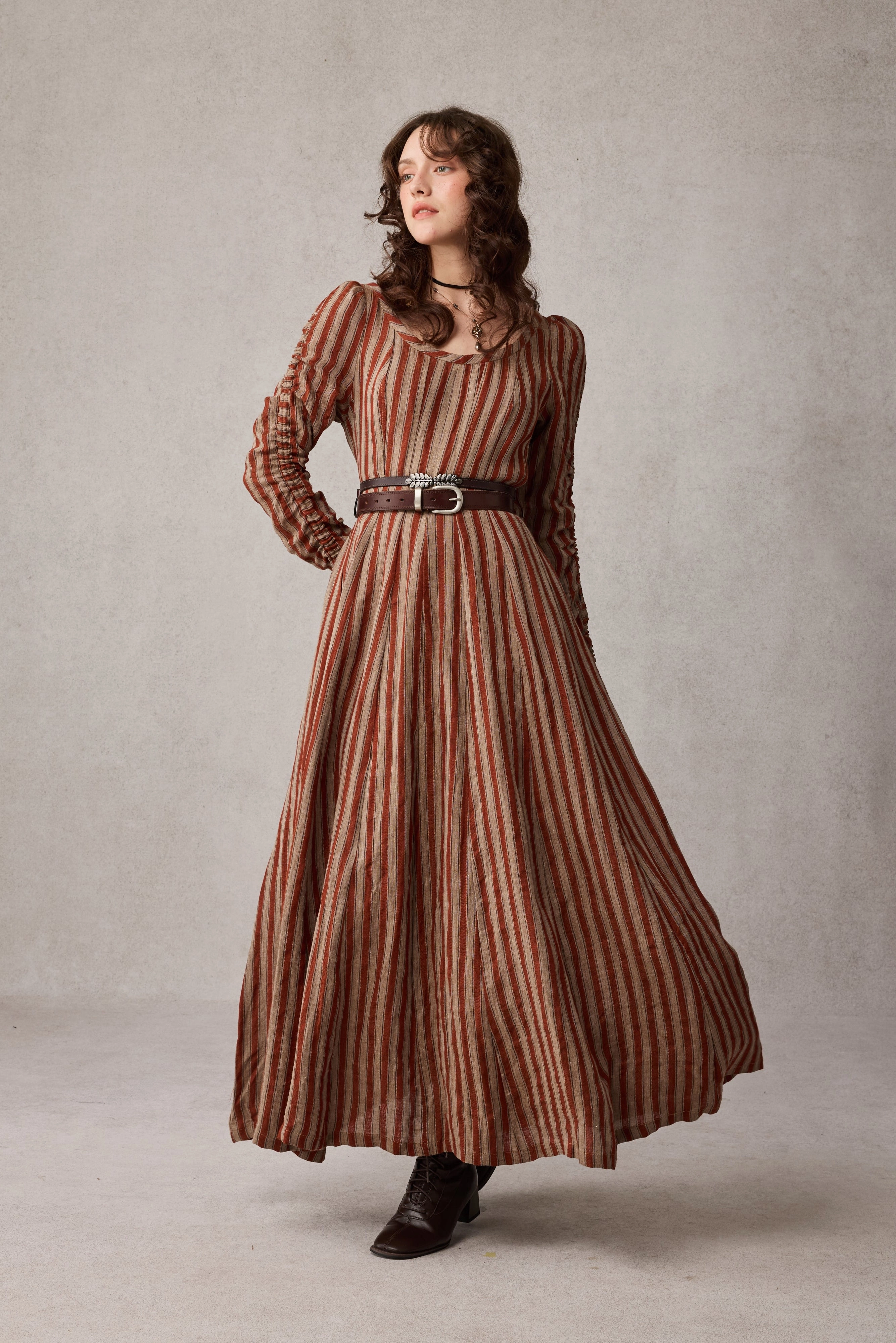 Fit Freedom Crystal 17 | Victorian maxi linen dress