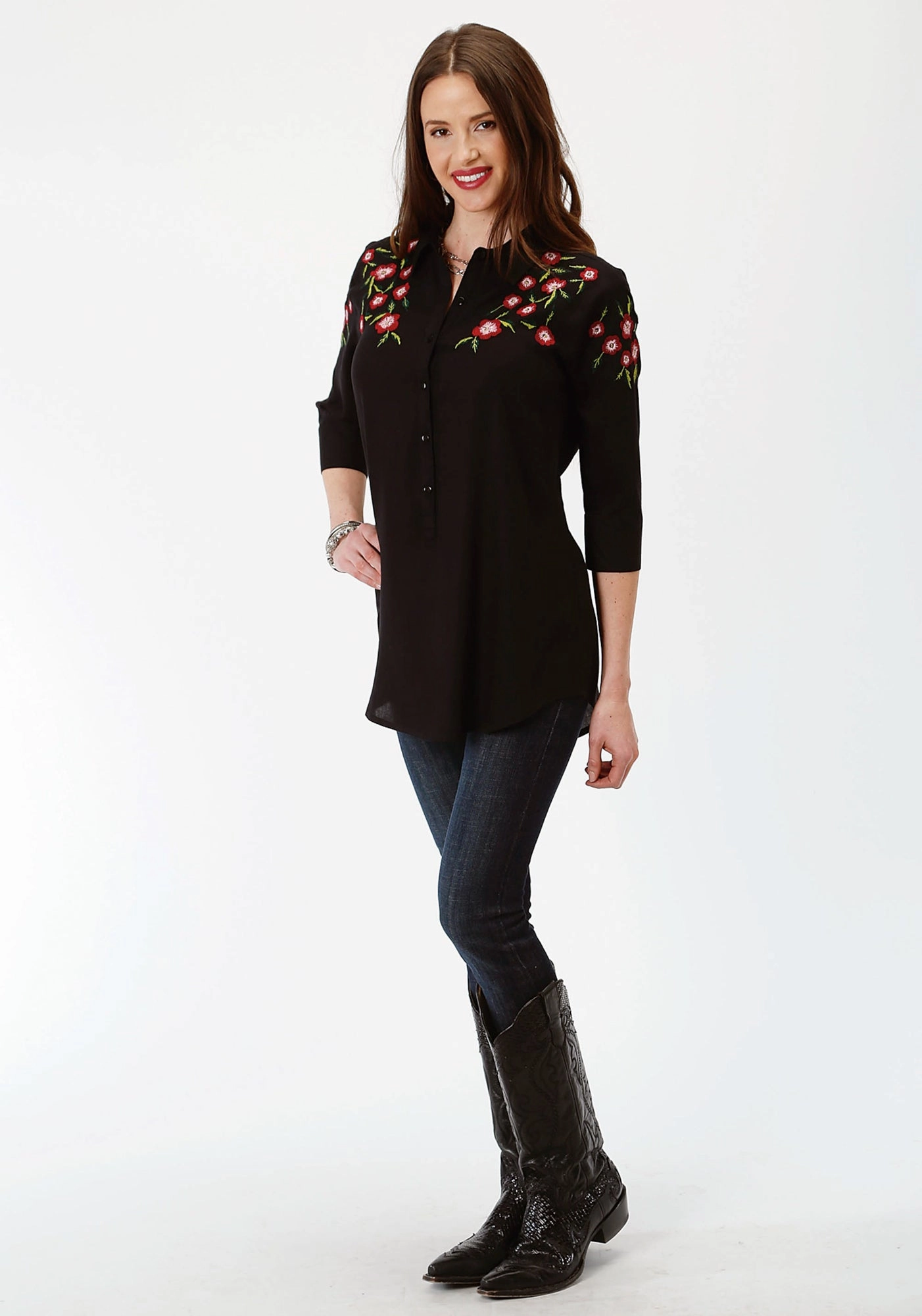 Hypoallergenic Lining Thermal regulation Roper Womens Black Rayon/Nylon Floral Challis S/S Shirt