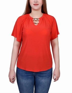 Lightweight Unstructured Silhouette Petite Raglan Sleeve Top With Chain Details