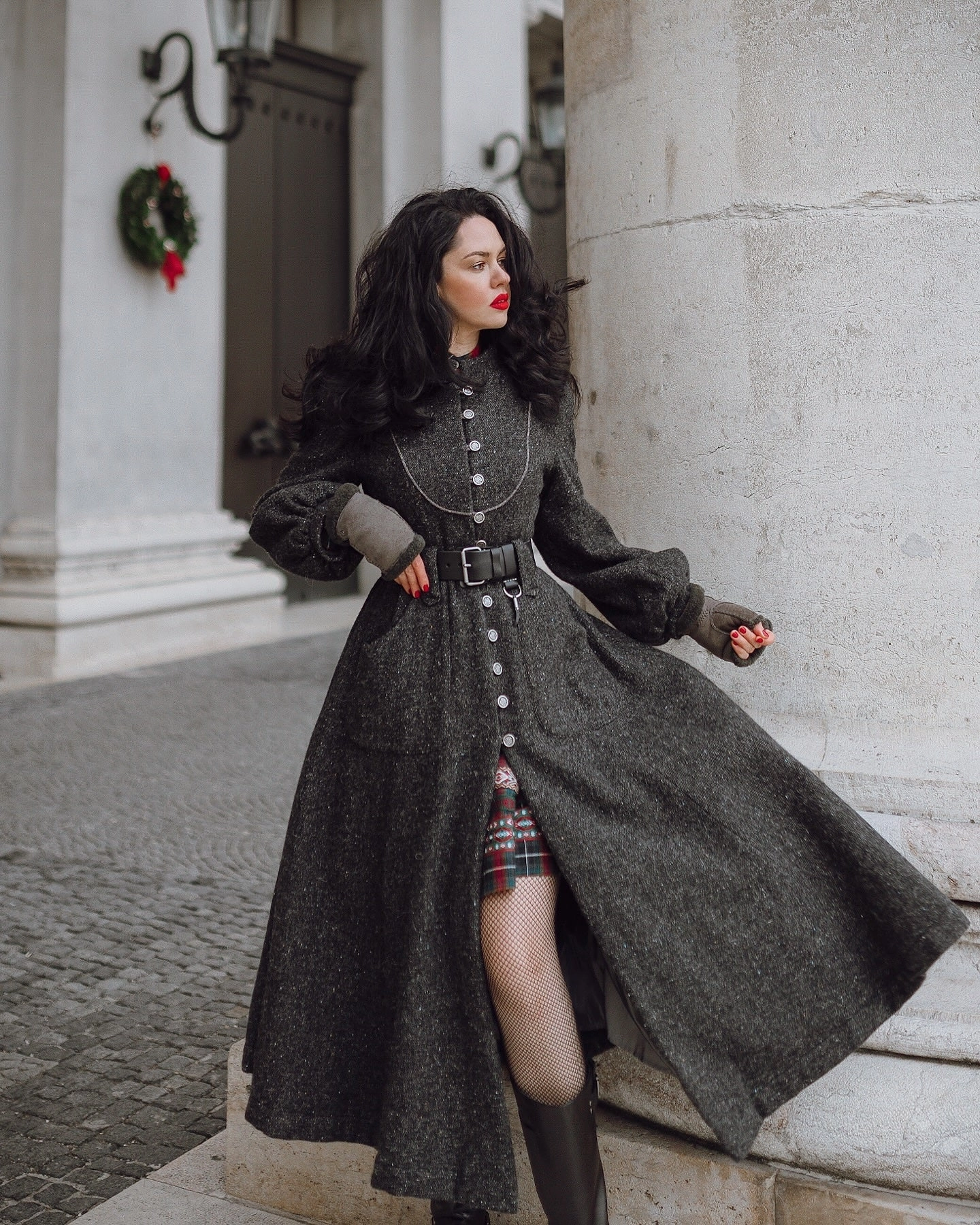 Dry Weather Look Margaret 25|100% wool buttoned down coat