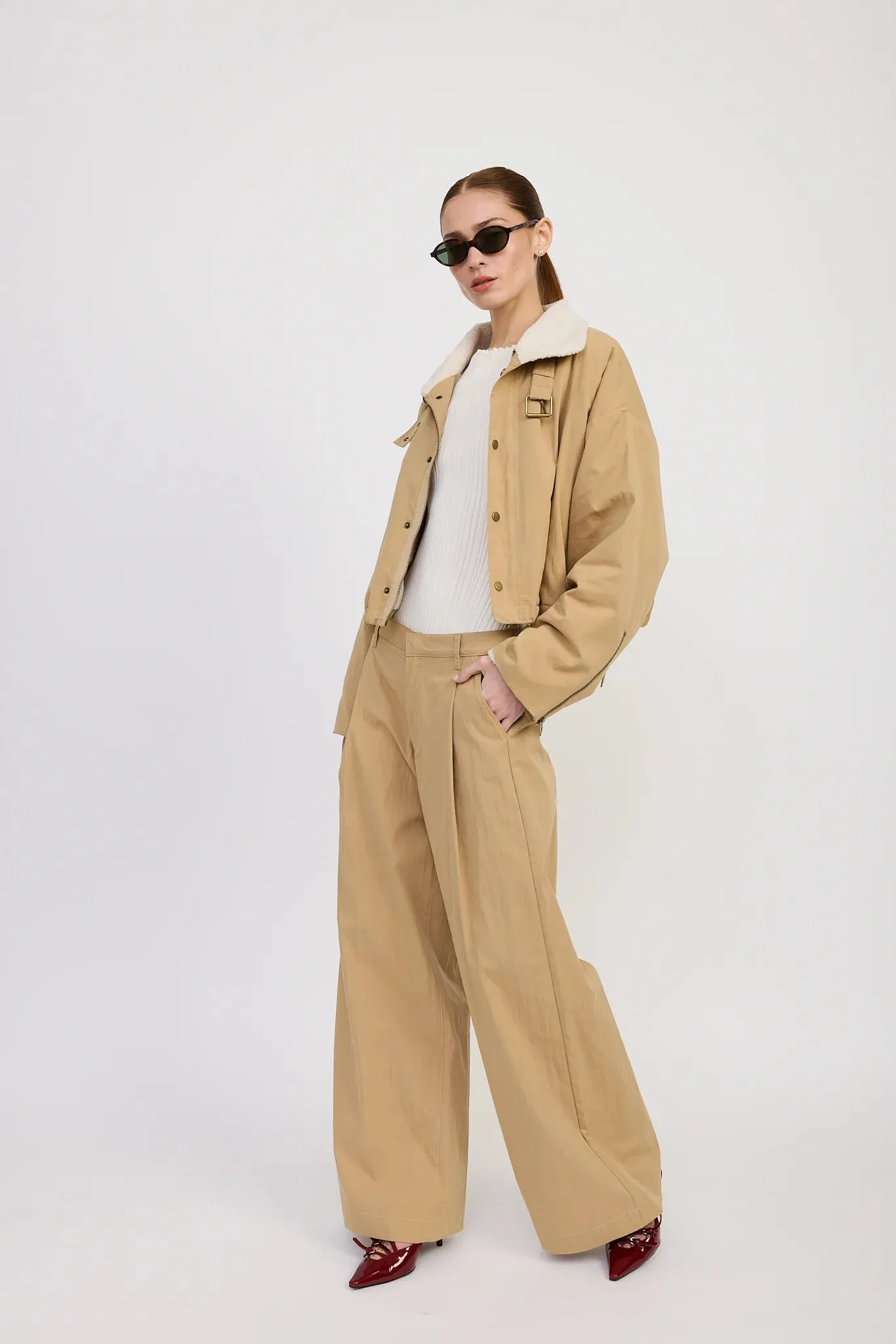 En Saison Marleigh Crop Jacket slim cut Ergonomic Seams