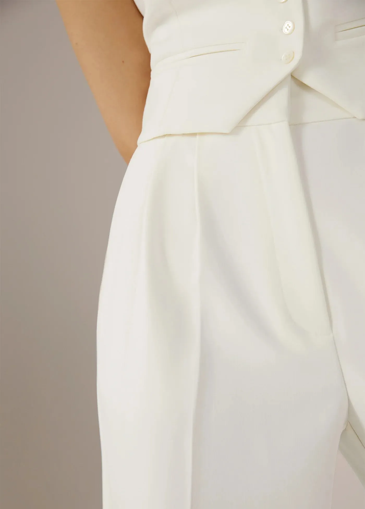 Favorite Daughter The Shortie Favorite Pant Comfort Control