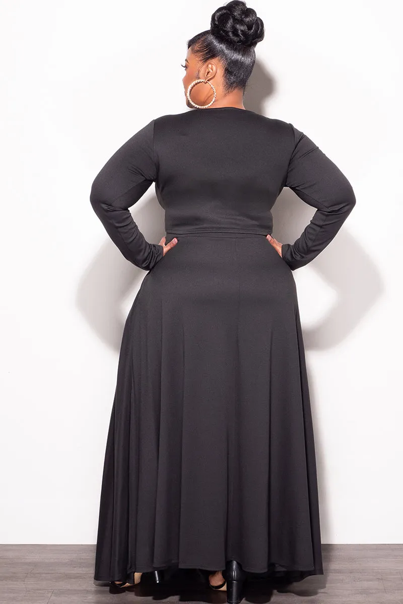 Utility pocket Fit Comfort Final Sale Plus Size 2pc Maxi Skirt Set with Round Neck in Black