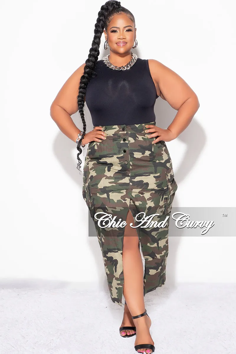 Modern Comfort Final Sale Plus Size Cargo Skirt with Front Slit in Camouflage Print