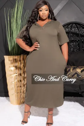 Quick-Dry Fabric Chic Look Final Sale Plus Size Hooded Midi Dress with Distress Back in Olive