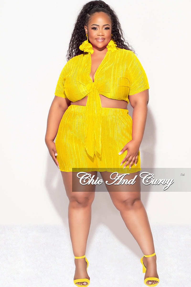 FrictionResistantEdging Versatile Layering Final Sale Plus Size 2pc Pleated Crop Tie Top & Short Set in Yellow