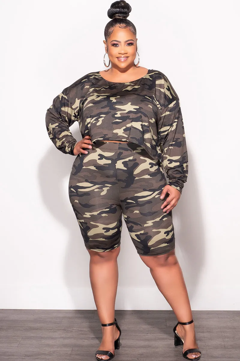 Final Sale Plus Size 2-Piece (Oversize Top & Bermuda Short) Set in Camouflage Print Dressy look