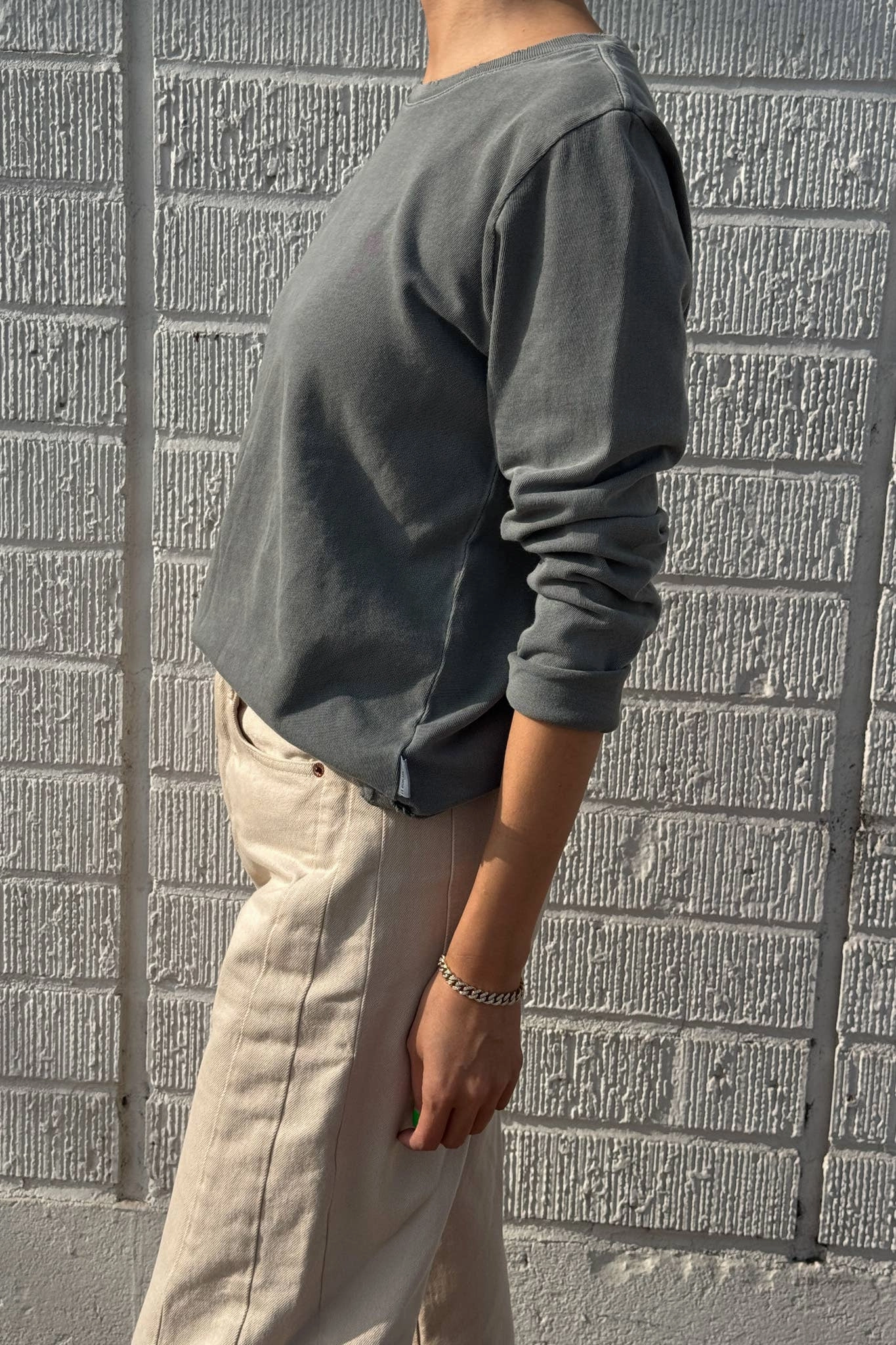 CompressionTechnology YarnDyedQuality Le Bon Shoppe - Everyday Long Sleeve Tee