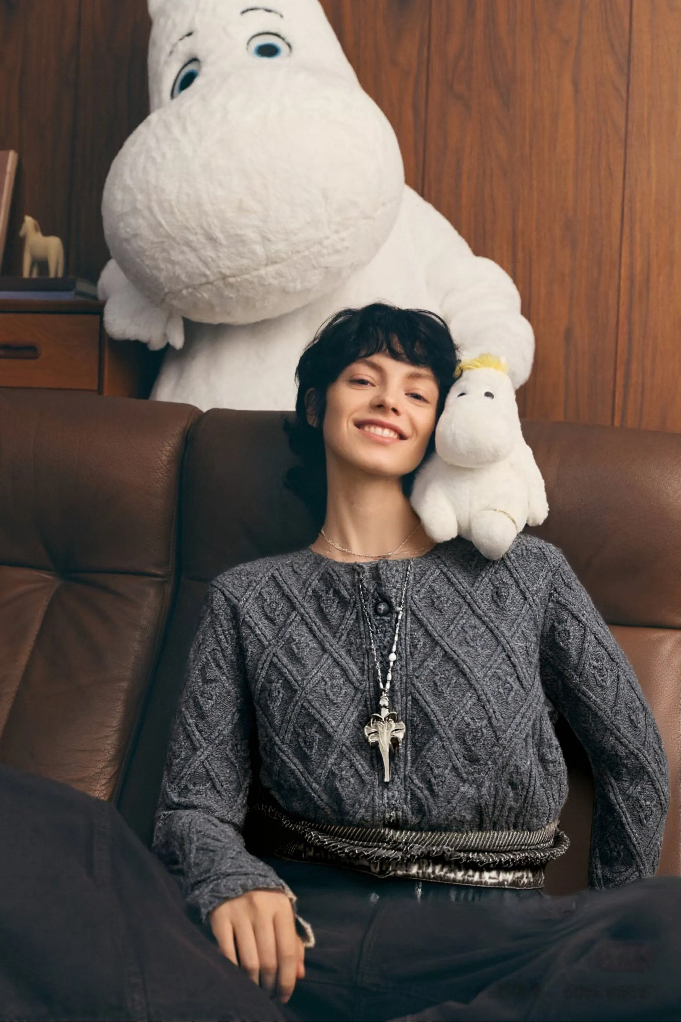 Bound Seam Finish Flurry 17 | 100% Wool Sculptured Knitwear Cardigan