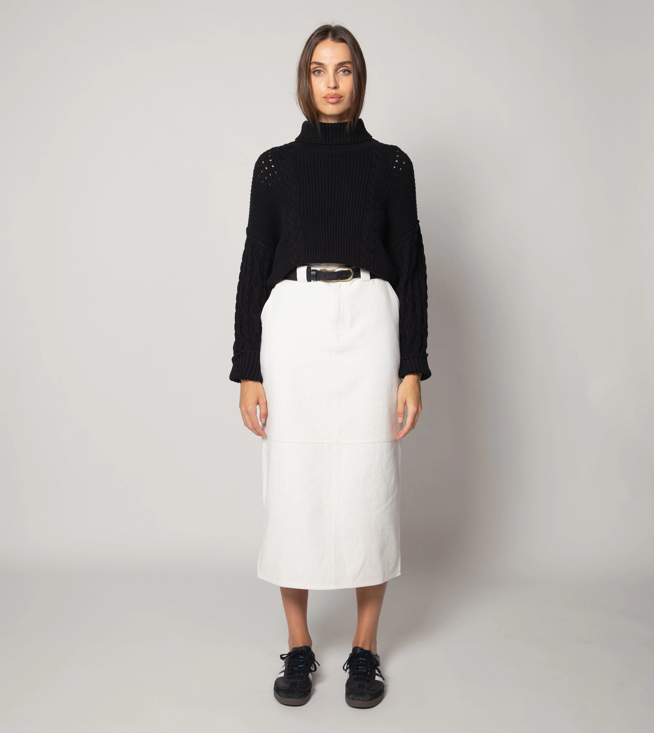 Serah Sweater | Black Flexible Comfort