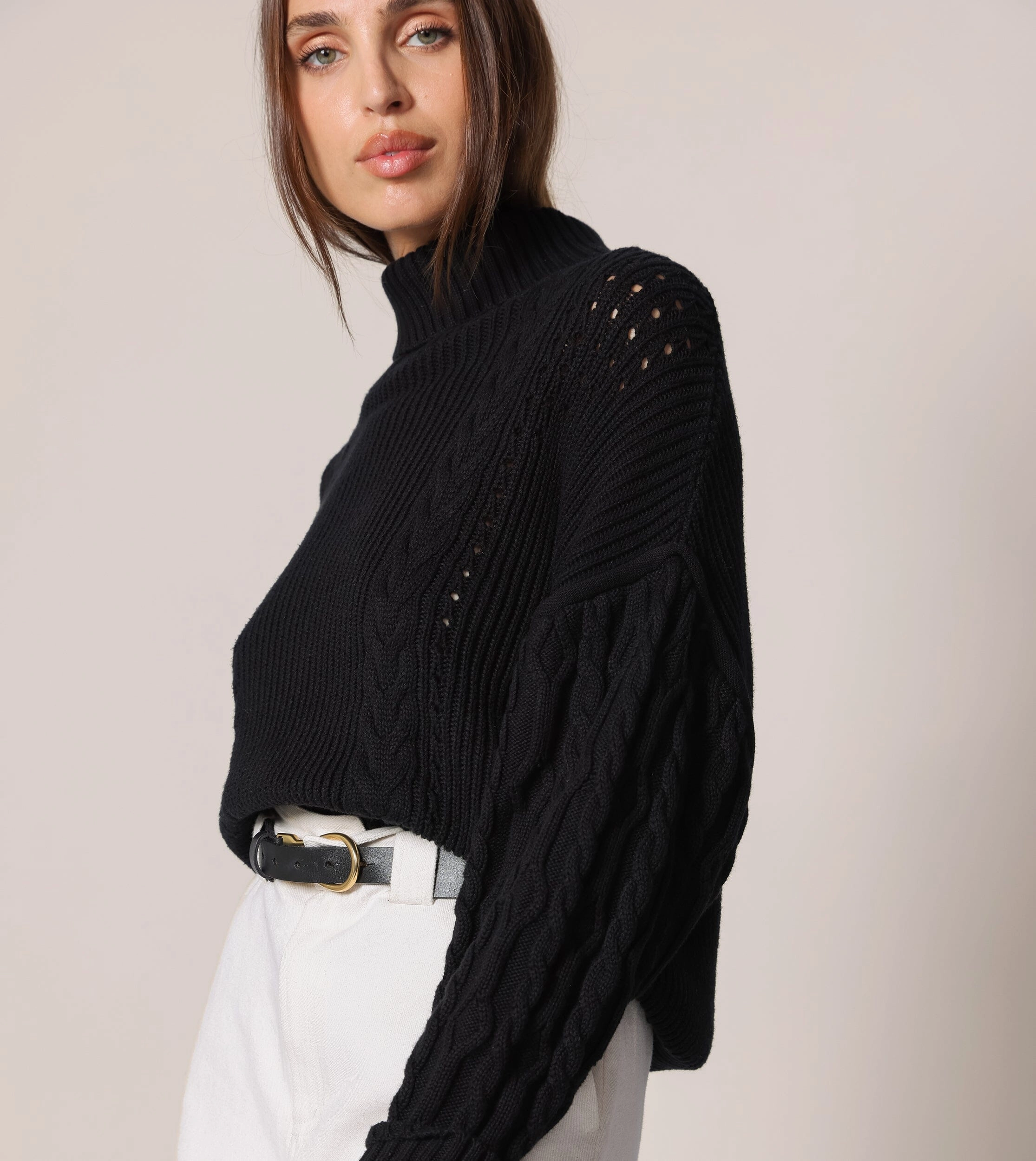 Light Comfort Style Serah Sweater | Black