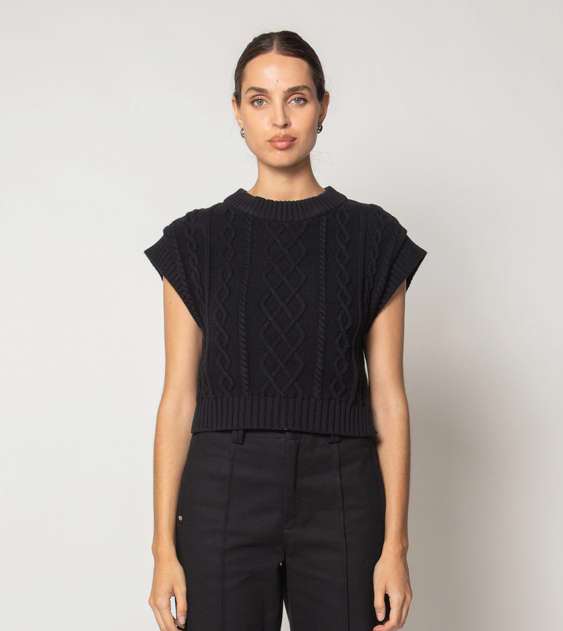 TexturedWeavePattern Quick Access Gigi Cropped Sweater Vest | Black