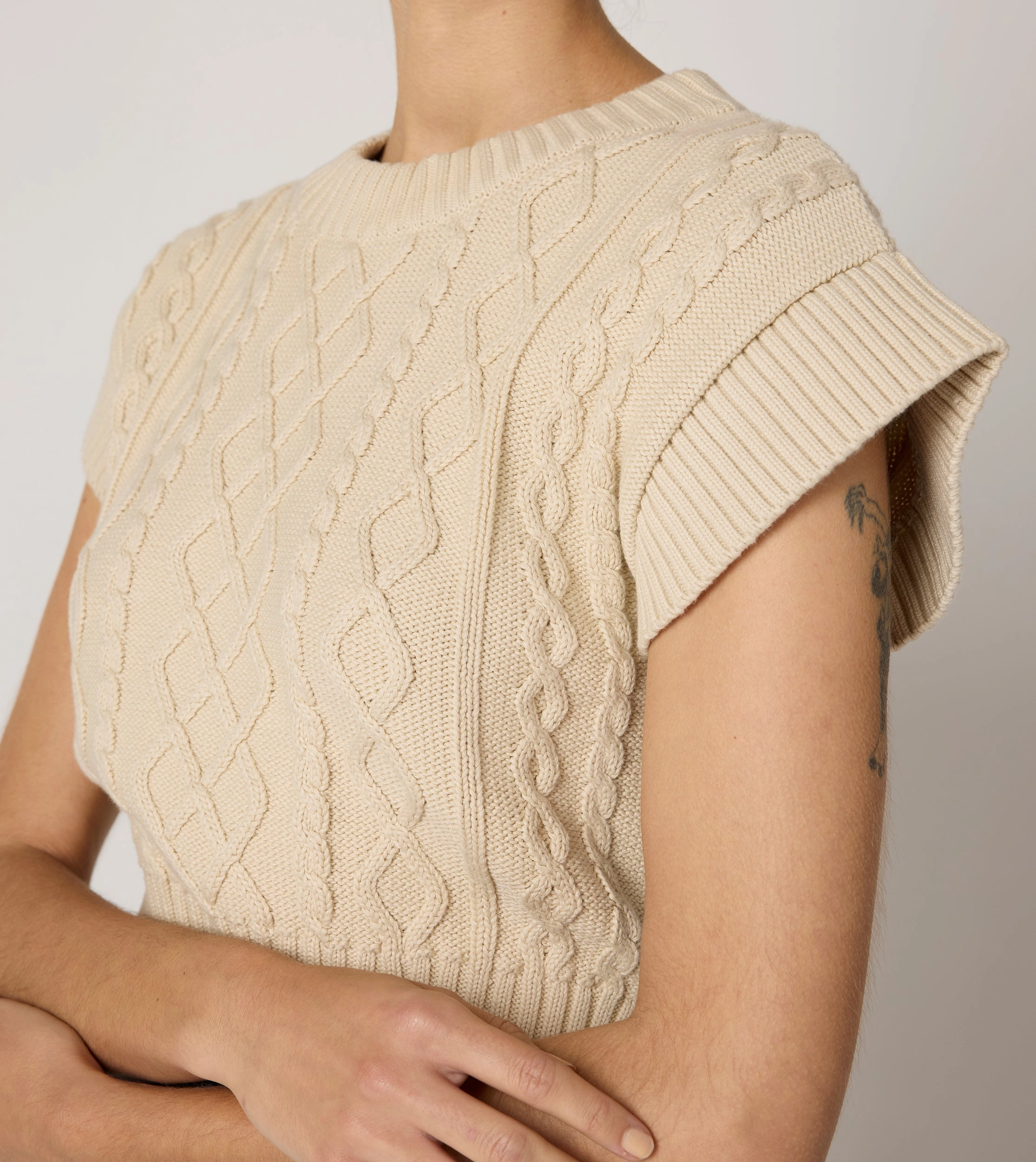 Gigi Cropped Sweater Vest | Cream Trendy Vibes Wear
