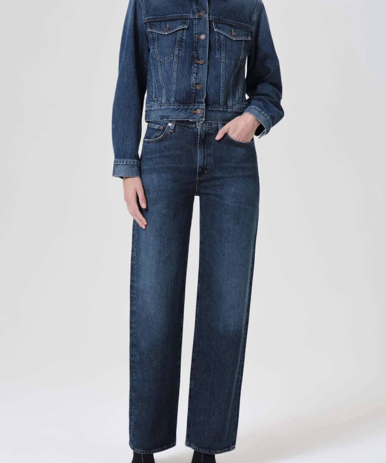 Non Clip Relaxed Cut Harper Straight Jean