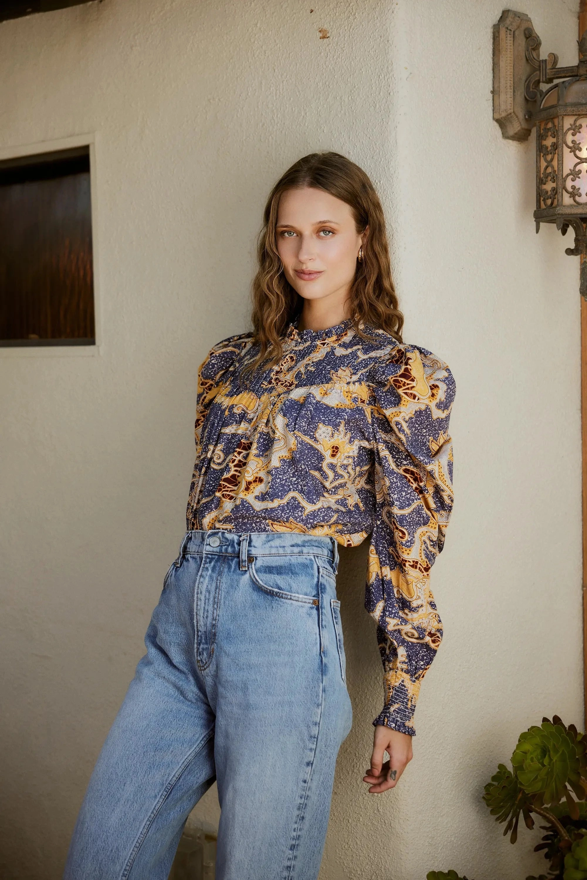 TaglessCollars Irina Blouse | Blue Castello