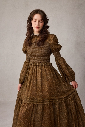 Light Reflective Details Jane 33 |Edward Smocking Linen Dress Chemise