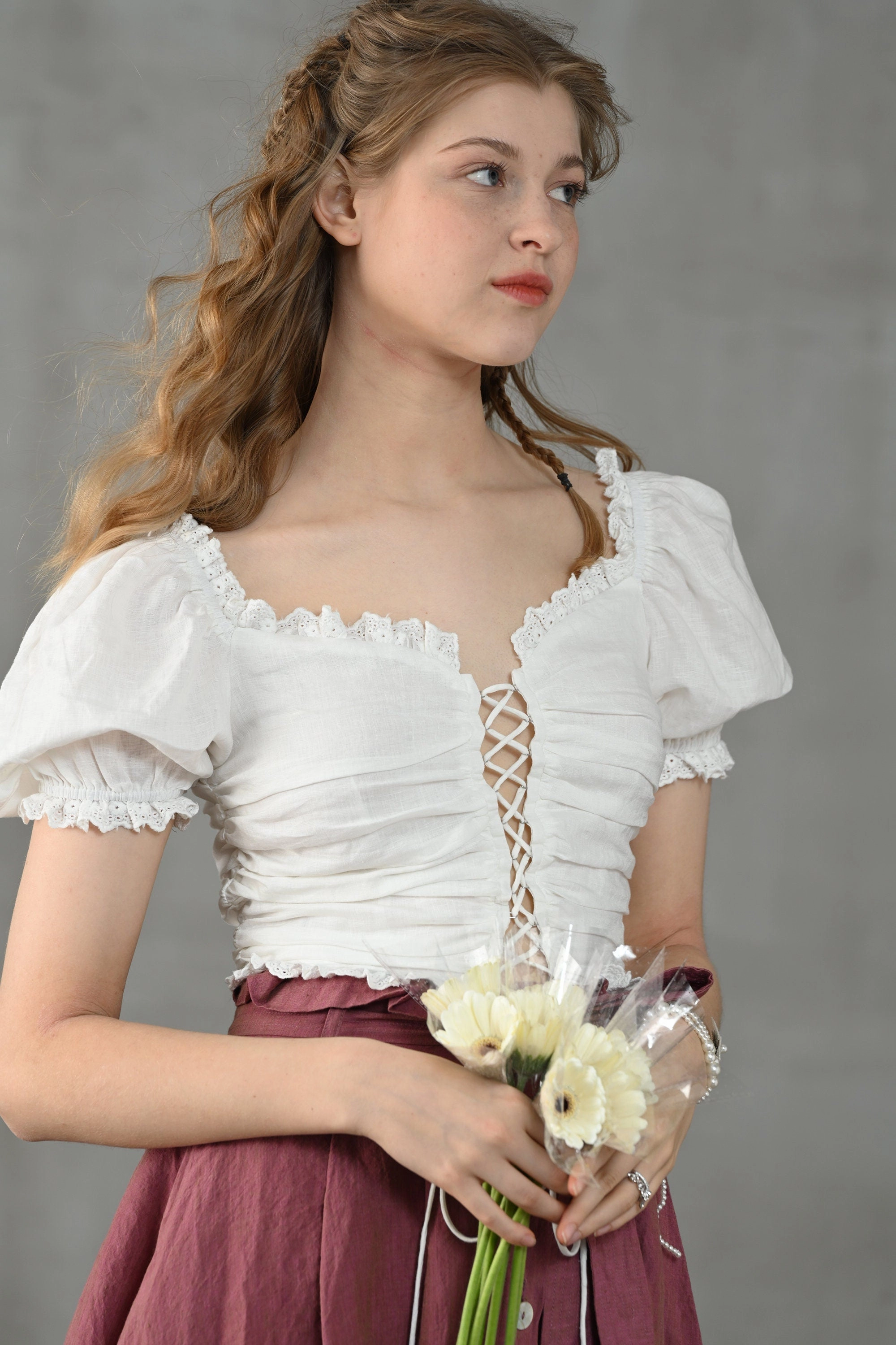 Lounge Outfit Jasmine 31 | lace-up white linen blouse