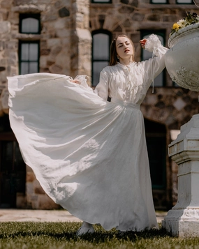 Modern Casual Look JENNIFER 33 | victorian linen blouse with lace