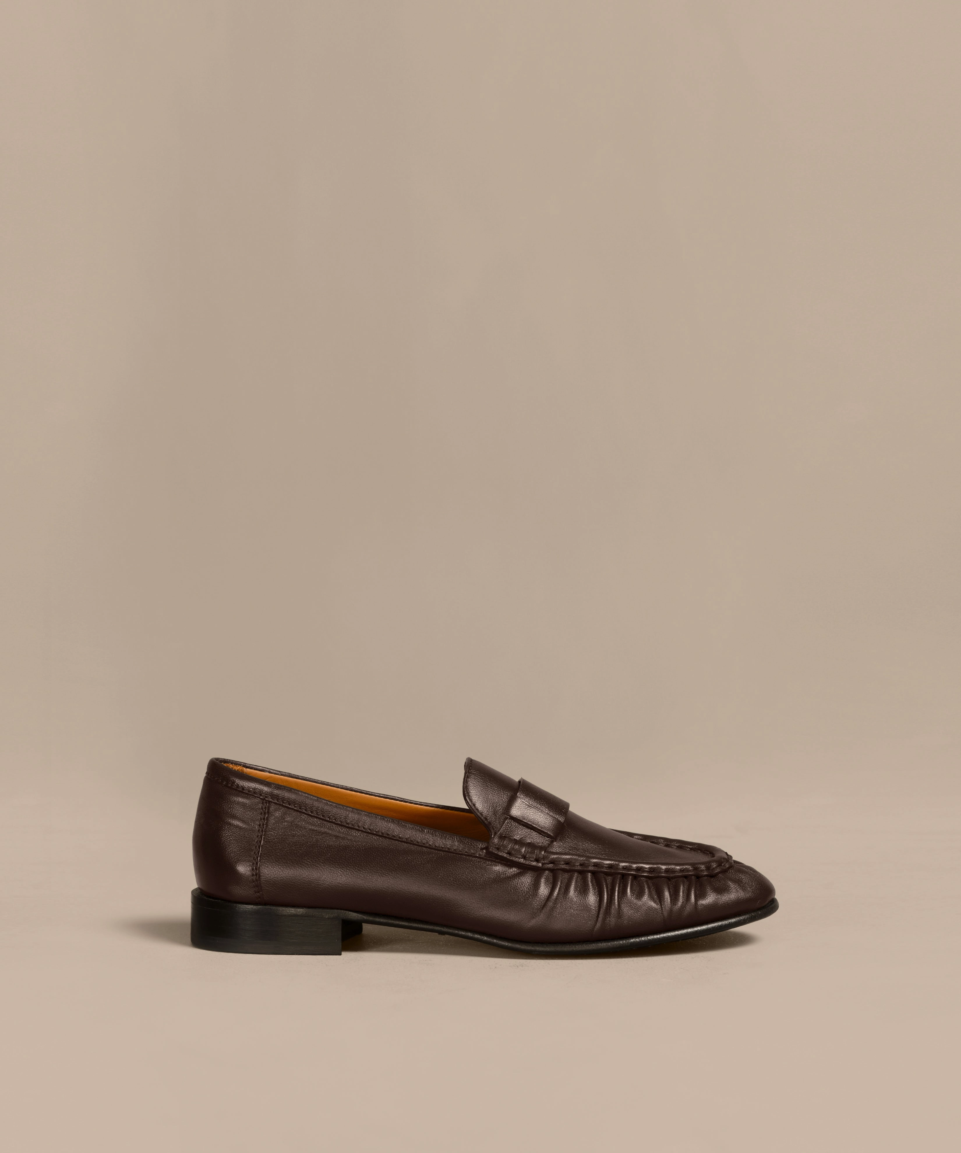 Leather Dylan Loafer High Collar Protection Design