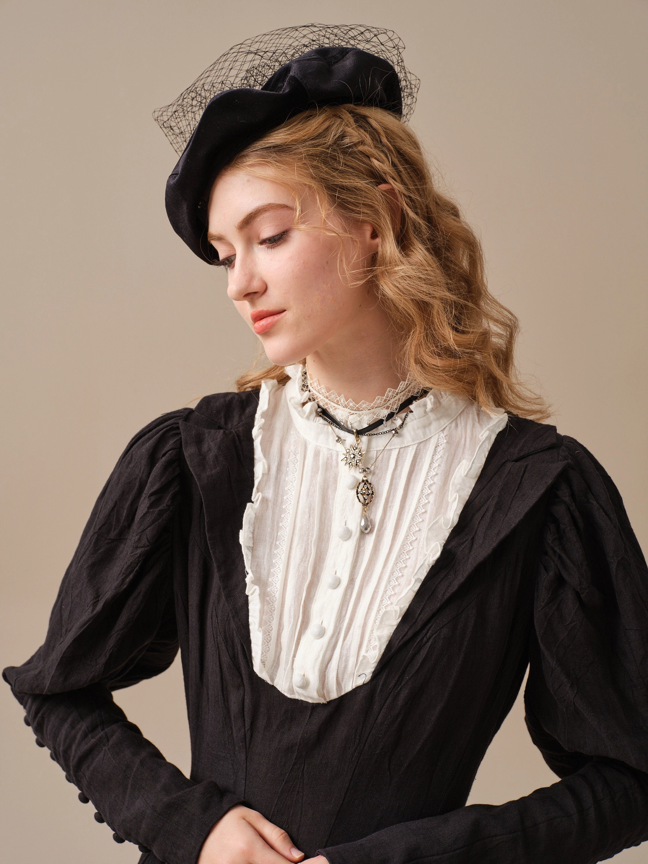 early morning Workday Fit Luna 19 | 100% linen pintucked black dress