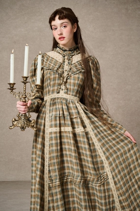 MARY 18 | VINTAGE LINEN DRESS GOWN Lightweight insulation