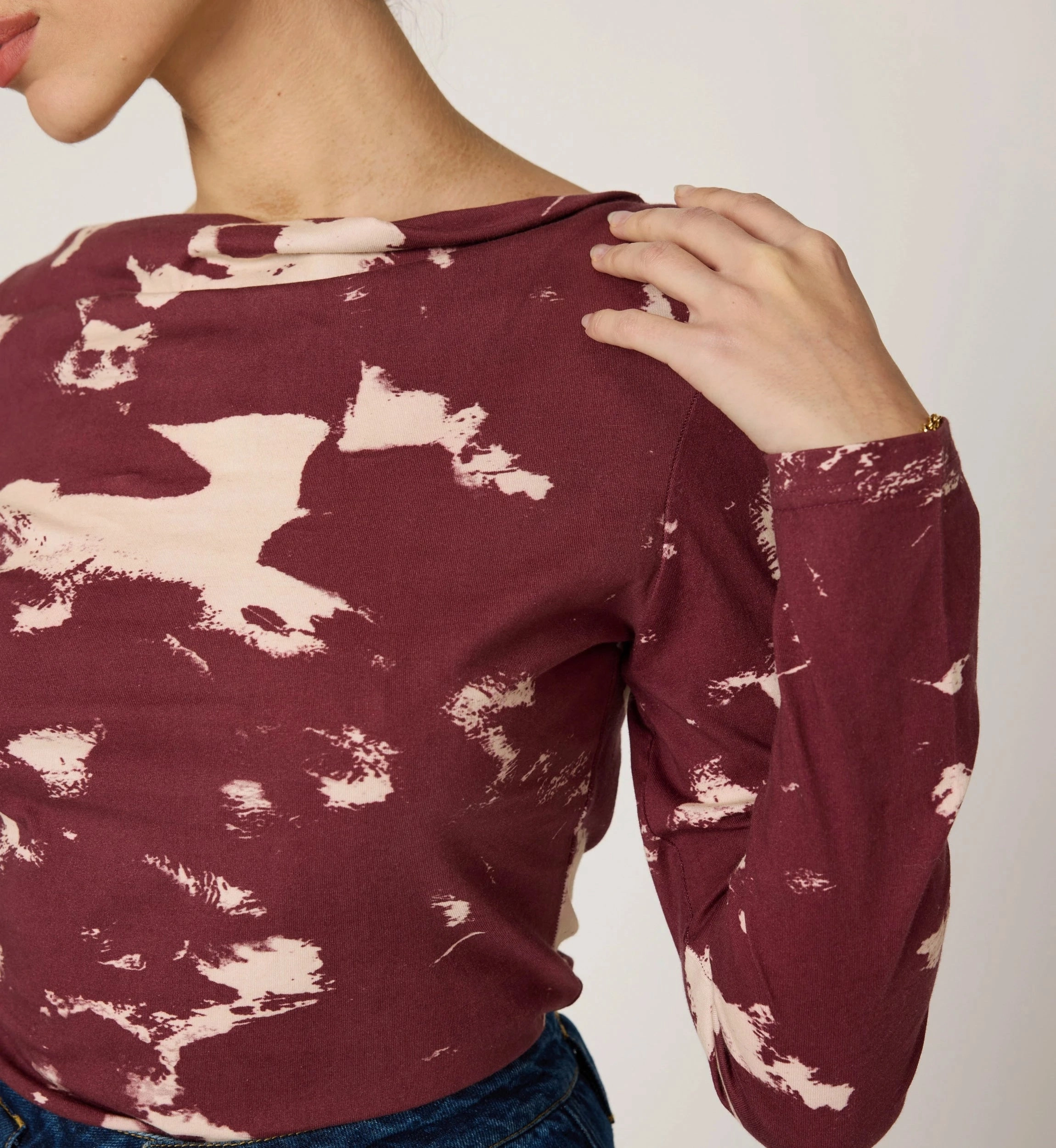 BuiltInLayer Curved Hem Design Gina Top | Bold Tamayo