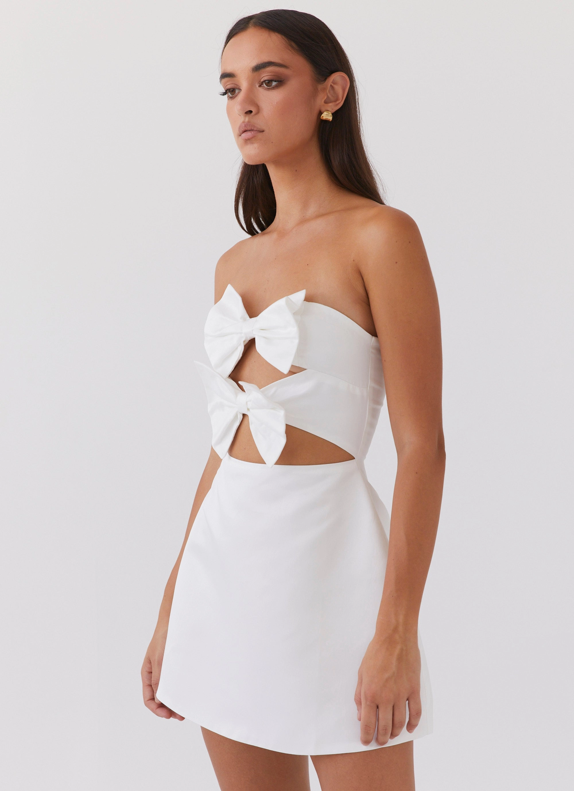 Girl Crush Bow Mini Dress - White High-waist Versatile Design