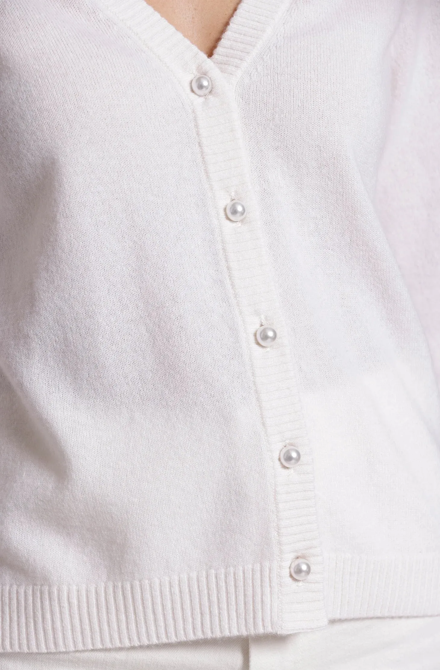 No Fuss Minnie Rose Cashmere V Neck Ruffle Cardi White