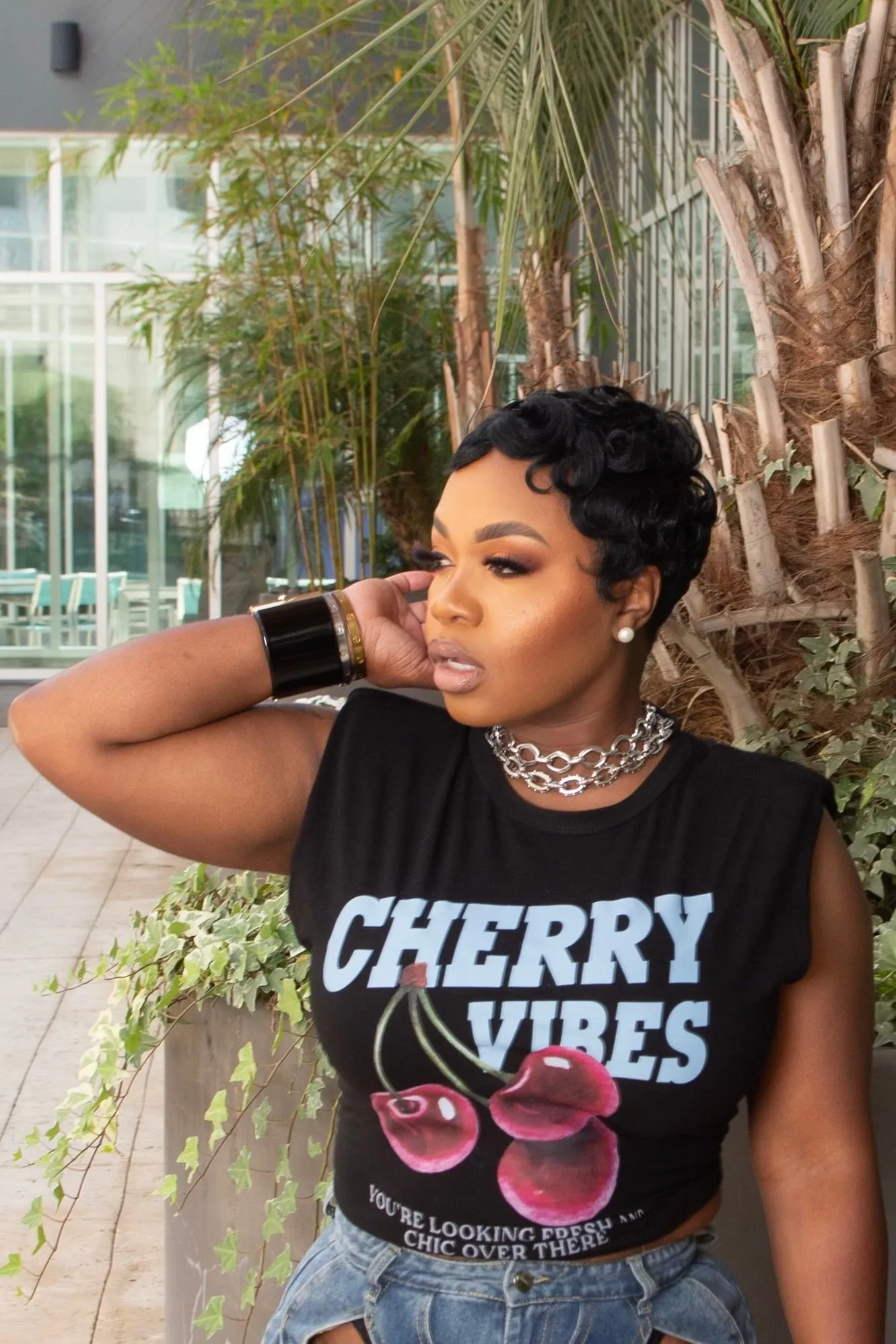 Breathable Mesh Insert Bonded Hemline Cherry Vibes Shoulder Padded Shoulder Muscle T-Shirt