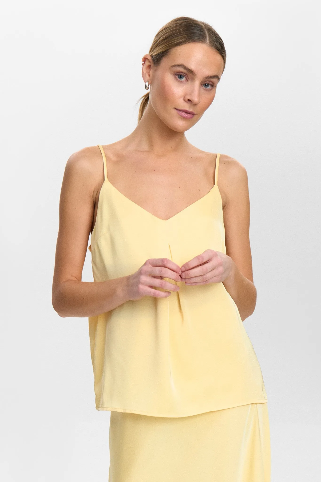 NUEVERY STRAP TOP - Golden Haze GarmentWashed Texture