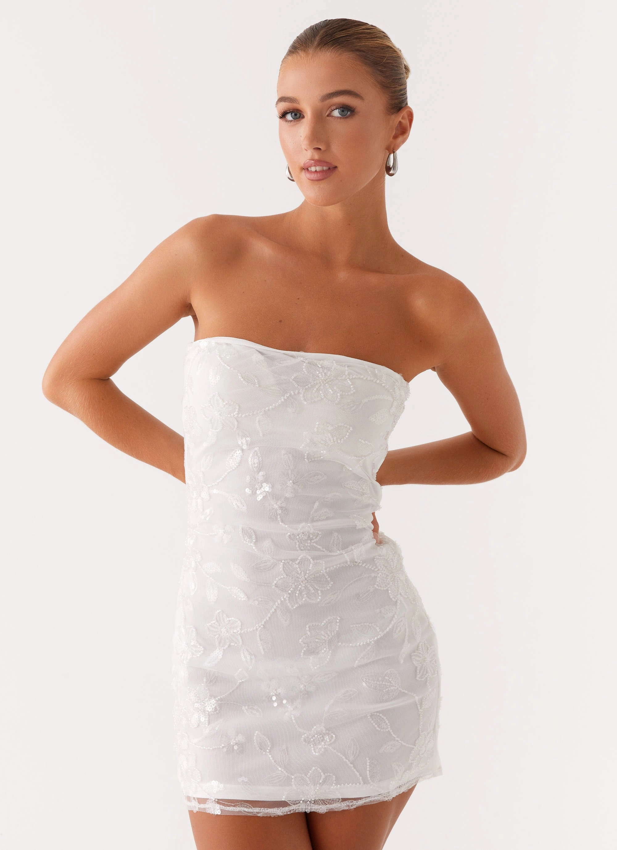 Comfortable casual dress Pocket-Detail Moorey Beaded Mini Dress - White Silver